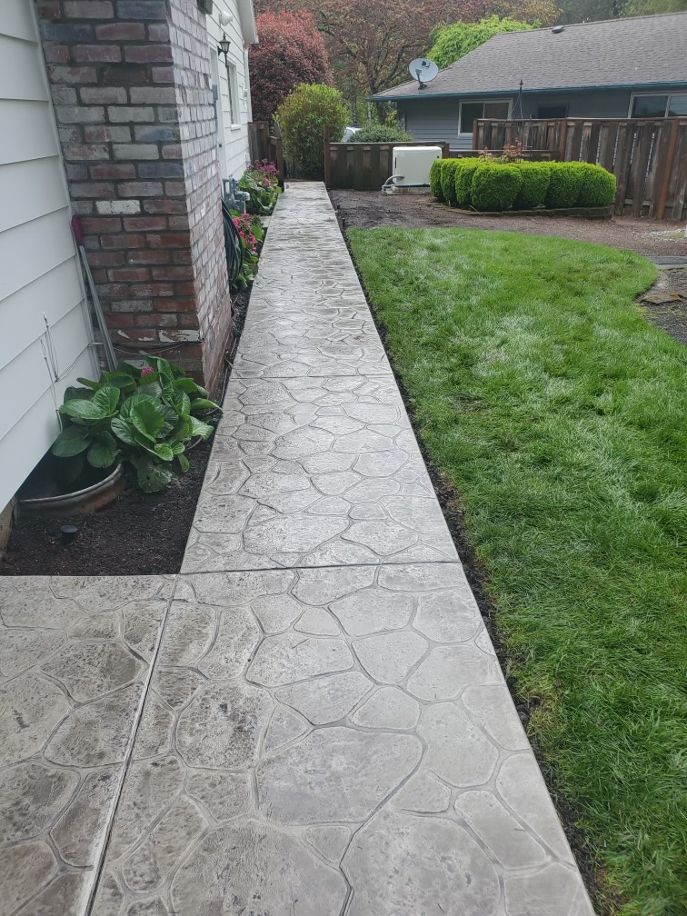 Concrete patio by Oregon Concrete Company in Portland